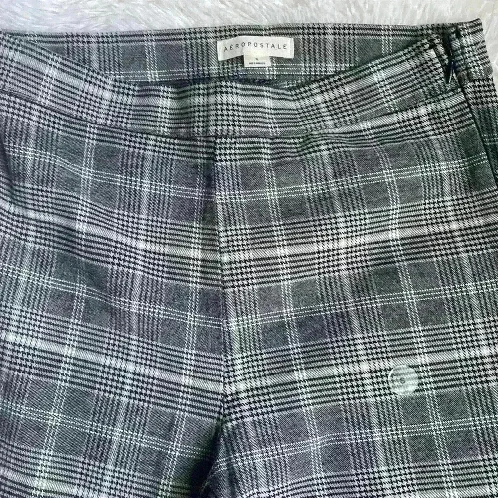 Aeropostale plaid pants with side zip. Size small. NWOT - Picture 3 of 7